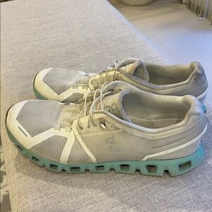 Men’s on clouds sneakers slip on style size 13